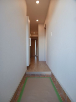 収納もある玄関です