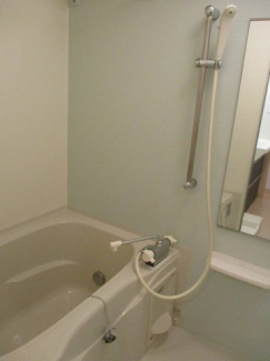 コンパクトで使いやすいお風呂です