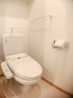 清潔感のあるトイレです