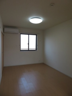 明るい室内です