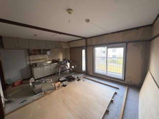 ご家族が快適に過ごしやすいこだわりのある間取りです。ダイニングは洋室と続間として広い空間で使う事もできます。
