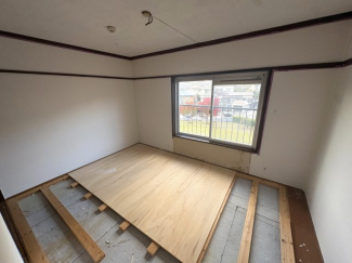 敷地内駐車場空きあり（月額３,０００円/要確認）
