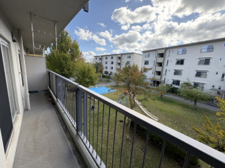 南向きバルコニーで陽当たりも良好♪