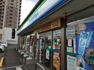 ファミリーマート新居浜萩生店まで108m