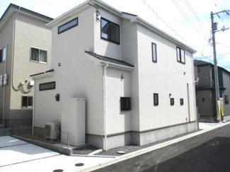 落ち着いた雰囲気の外観です