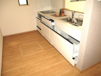 キッチンの収納量も多いです