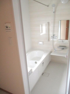 浴槽も大きくてゆったり入れます