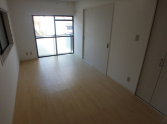 たっぷりの陽光と心地よい風が舞い込む住まい