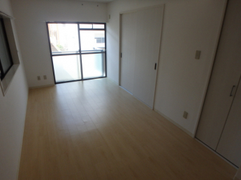 たっぷりの陽光と心地よい風が舞い込む住まい