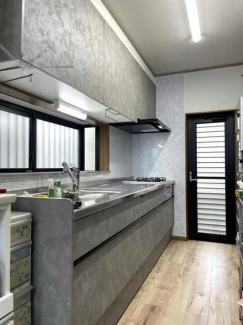 松山市西長戸町の中古一戸建ての画像