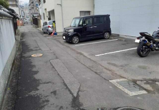 松山市道後湯之町の駐車場の画像