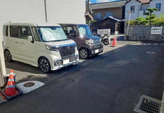 松山市道後湯之町の駐車場の画像