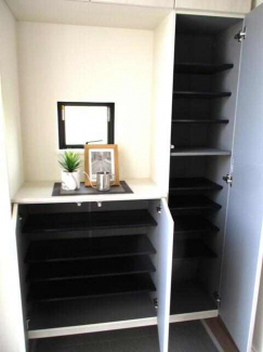 下駄箱の収納量も多いです