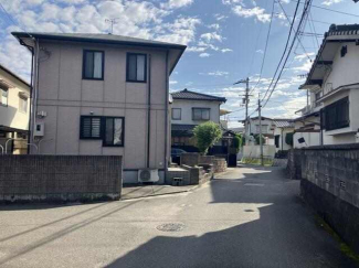 物件の西側から撮影（前面道路）