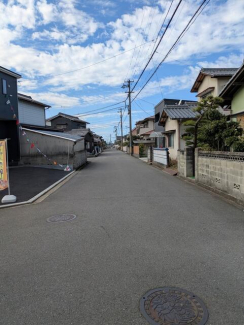 前面道路約６ｍですので楽に駐車できます　３台以上駐車可！