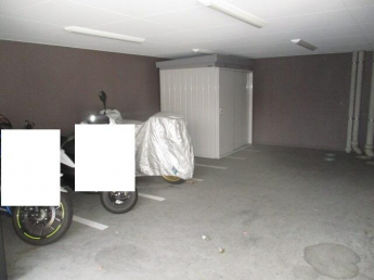 バイク置き場（中型・大型１，１００円・原付５５０円）