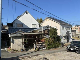 現状の建物　解体後、更地渡しです。