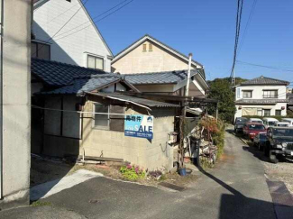 現状の建物　解体後、更地渡しです。