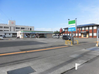 ファミリーマート高岡店