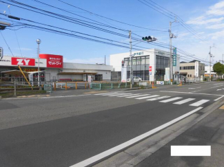 伊予銀行高岡支店まで994m