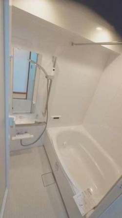 浴室新調、浴室乾燥暖房付き