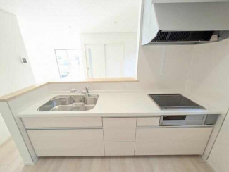 スペースをしっかりと確保　お手入れがしやすく熱効率のいいＩＨ