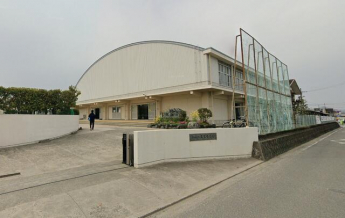 松山市立久谷中学校まで2380m