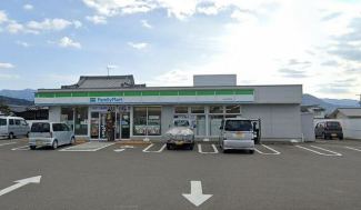 ファミリーマート松山中野町店まで444m