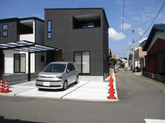 落ち着いた雰囲気の外観です