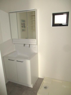 松山市三町１丁目の新築一戸建ての画像