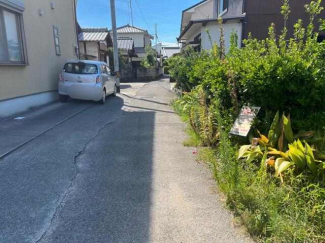 対面のお土地も後退済だから安心の幅員確保。