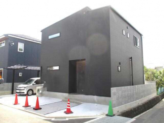 落ち着いた雰囲気の外観です