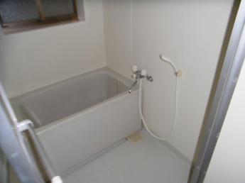 大洲市徳森のアパートの画像