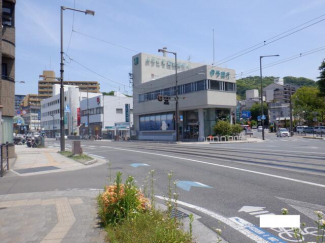 伊予銀行道後支店まで505m