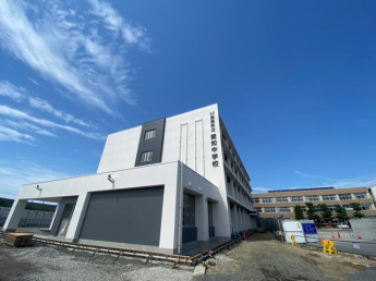 愛荘町立愛知中学校まで2159m