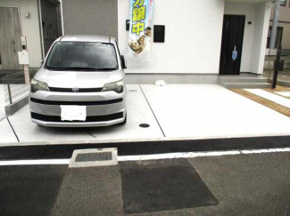 ゆったり２台停めれます