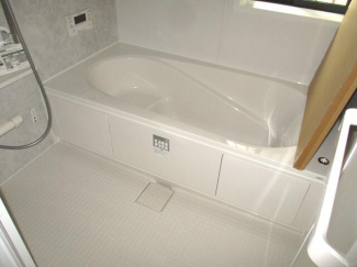 浴槽も大きくてゆったり入れます