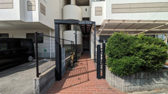 【エントランス】