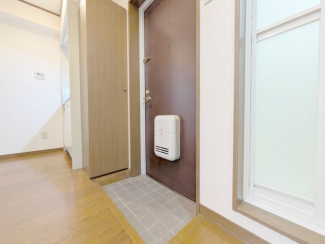 【ドミールN竹原】玄関