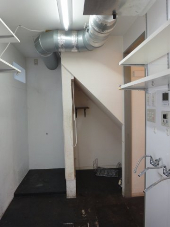 本町店舗　１階の一部　本町商店街角地の画像