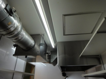 本町店舗　１階の一部　本町商店街角地の画像