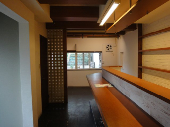 本町店舗　１階の一部　本町商店街角地の画像