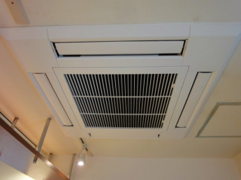 本町店舗　１階の一部　本町商店街角地の画像