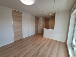 ナチュラルテイストなお部屋です。室内物干しもありますよ