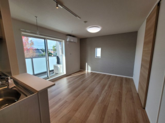 角部屋なので窓が2面あります！全室LED照明付き♪