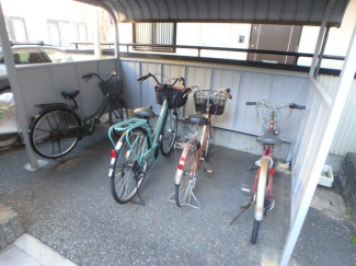 屋根付き駐輪スペースです