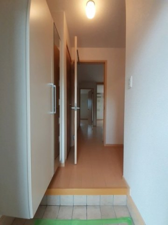 明るい玄関です