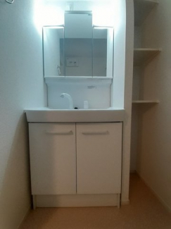 明るい洗面所です