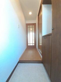 明るい玄関です