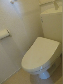 コンパクトで使いやすいトイレです